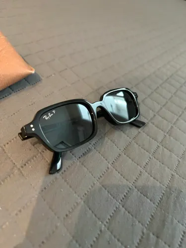 Óculos de sol rayban ZURI BIO-BASED lente POLARIZADA. Quase nunca usado.
