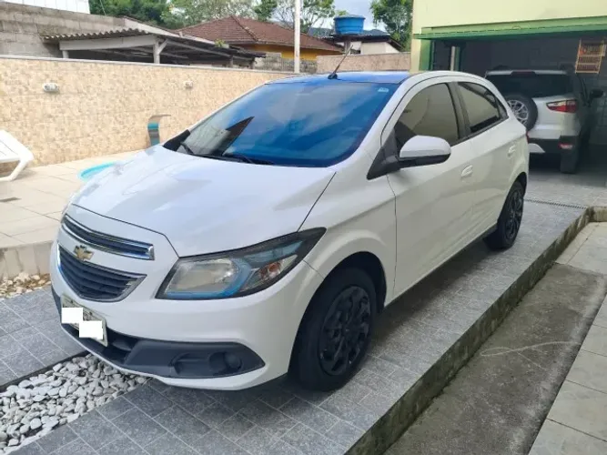 Chevrolet Onix - ÚNICO DONO - Hatch LT 1.4 8V Flex Power Mec. 4P 2015