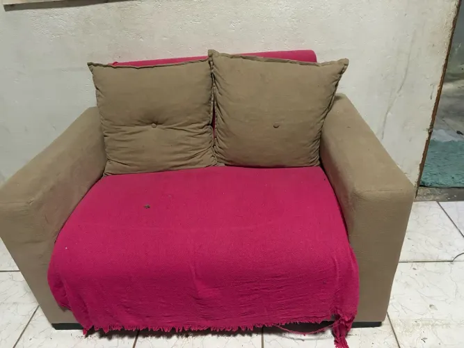 Sofá 5 lugares novo pra venda negóciad