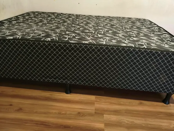 CAMA BOX NOVA 6 MESES DE USO.