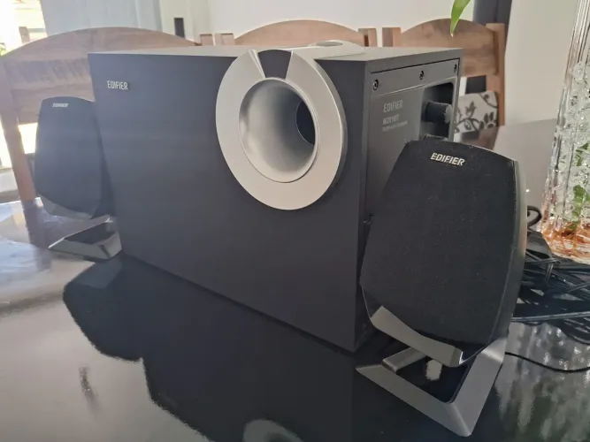 Caixa de Som 2.1 Edifier 