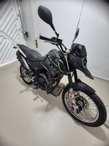 Estou vendendo a moto crosser 150 único dono pneus novos em ótimo estado 