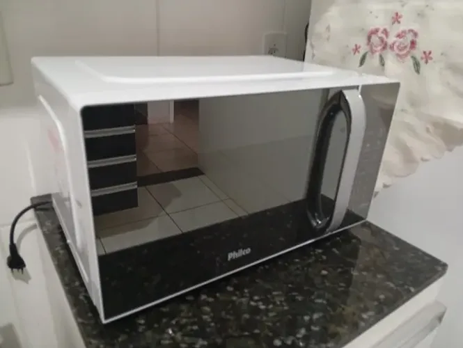MICROONDAS PHILCO PMO123 20 LITROS 1100w BRANCO ESPELHADO FUNÇÃO TIRA ODOR 127v