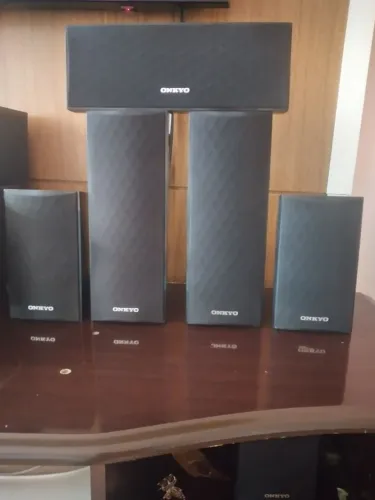 Kit com 5 caixas ONKYO 5.1CANAIS