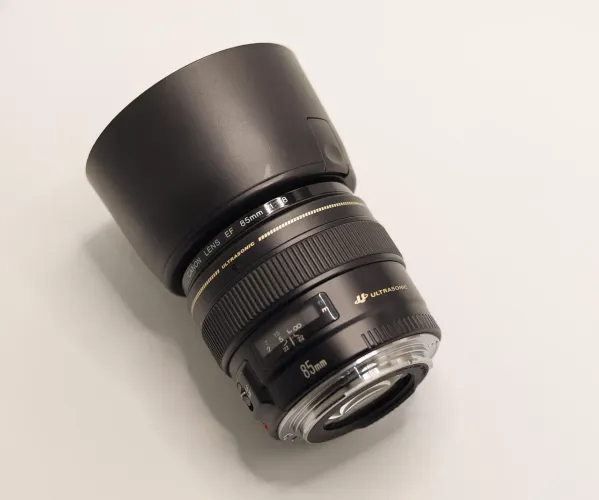 Lente Canon 85mm f/1.8 (2 mês de uso) 