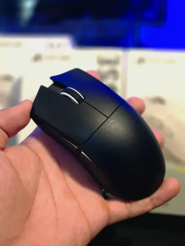 Mouse Gamer Attack Shark X11 - 22.000 DPI, Sensor PAW3311 e Dock de Carregamento