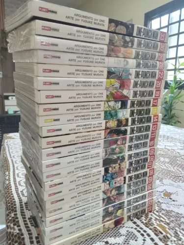 Conjunto de vinte e dois Mangás de One Punch Man Panini