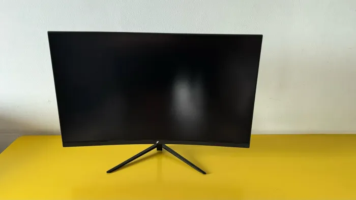 Monitor Gamer SuperFrame Curvo 23.6? Full HD