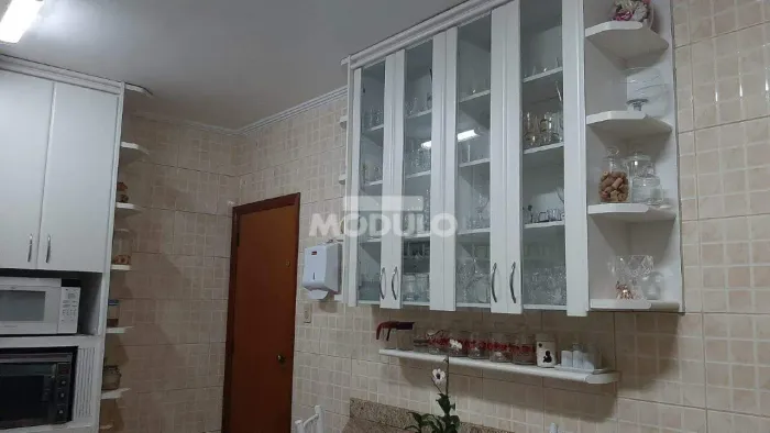Casa residencial disponível para locação no bairro Cidade Jardim.