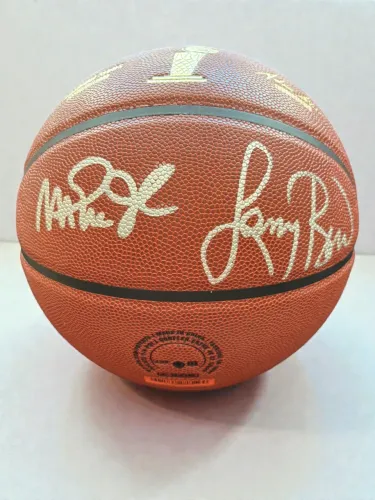 Bola autografa Magic Johnson e Larry bird