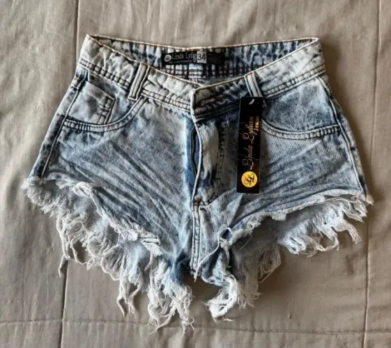 Shorts jeans curto marca Linda Lylian tamanho 34 novo