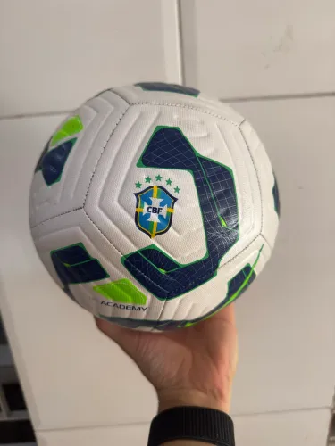 Bola society - Nike academy