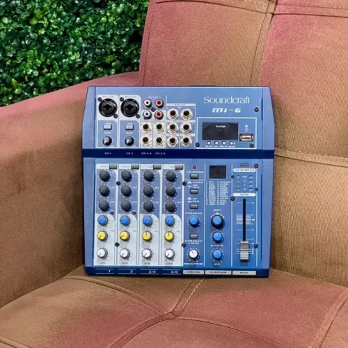 Mesa Analógica Soundcraft MI-6 com 6 Canais