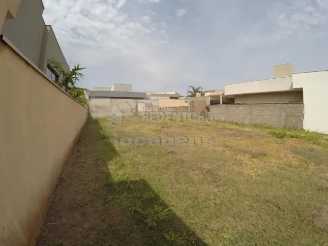 Terreno Condomínio em São José do Rio Preto
