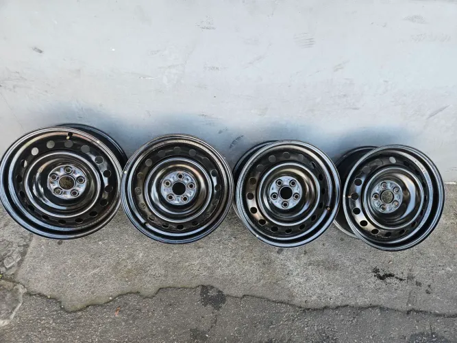 Vendo jg de Rodas Aro 16 5 furos Original Toyota