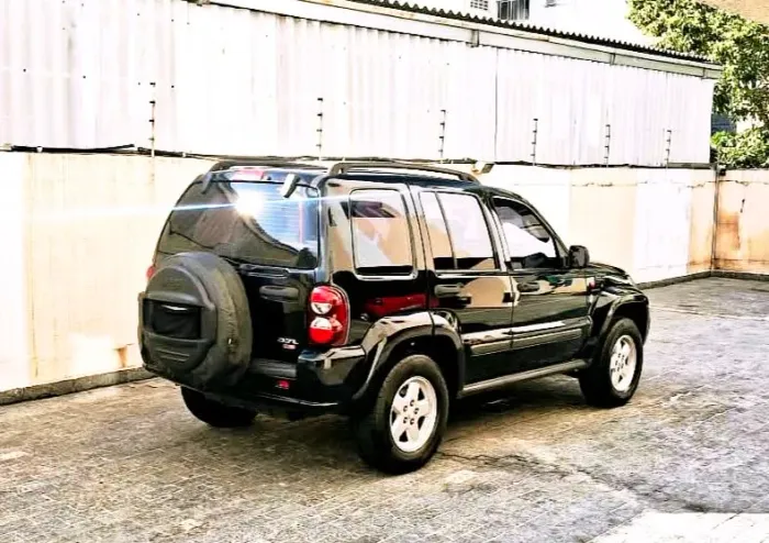 Jeep Cherokee Sport 3.7 4X4 V6 12V Aut. 2006