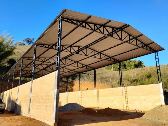Galpão à venda, 360 m² por R$ 960. - Novo Mundo - Bom Jardim/RJ