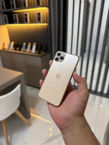 IPHONE 11 PRO 64 GIGAS PEQUENO PONTO TELA