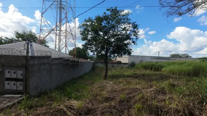 LOTE À VENDA - MORRO DO MENDANHA