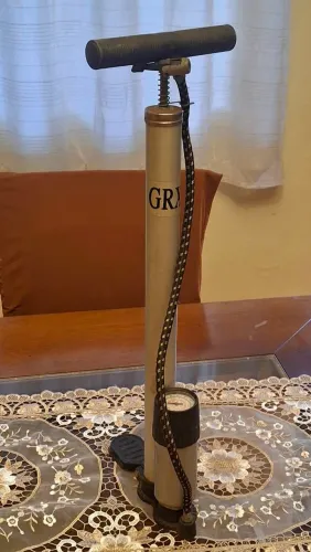 Bomba de ar para pneu bicicleta e bola