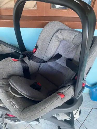 Vende-se bebê conforto Voyage