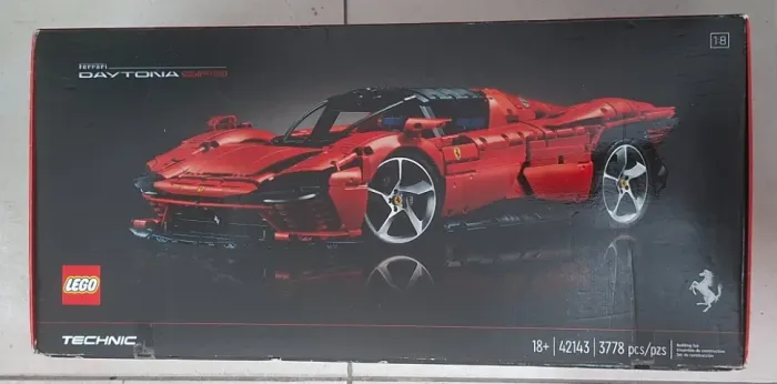 LEGO 42143 Technic - Ferrari Daytona SP3 - Novo Lacrado 1:8