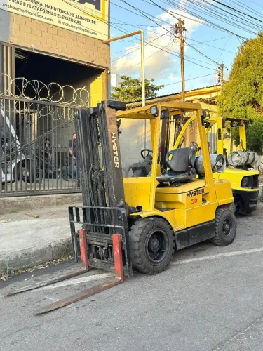 EMPILHADEIRA HYSTER XM 55 TORRE TRIPLEX 