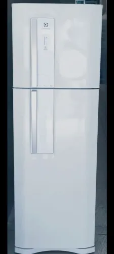 Geladeira Electrolux semi-nova frost free