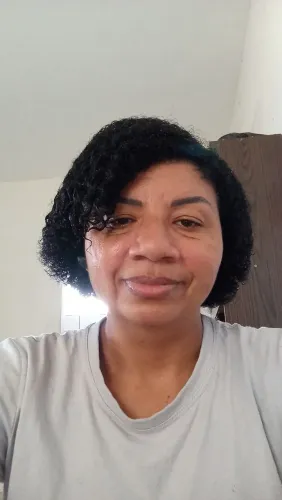 Trabalho como babá e doméstica cuidadora de idoso.