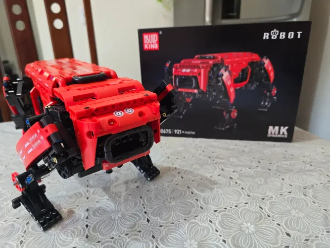 Cão Robô Montável com controle remoto.