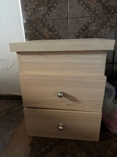 2 Mesas de cabeceira