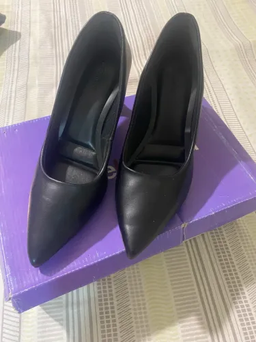 Scarpin couro 36 preto
