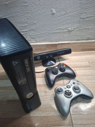 Xbox 360 dois controles