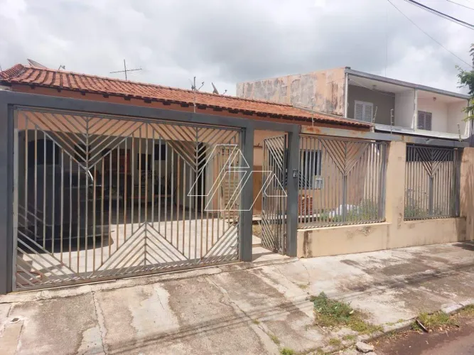 Casa Residencial em Jardim Itaipu Sul, Marília - 3 Quartos, 3 Vagas - R$ 550.000