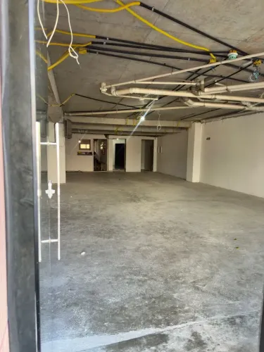 Excelente Sala Comercial com 146 metros no Jardim Oceania!!