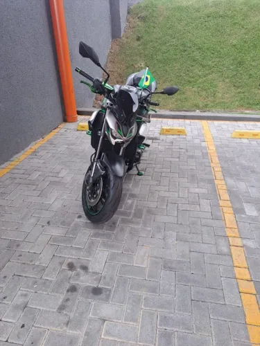KAWASAKI Z900 2025/2026 1300 KM