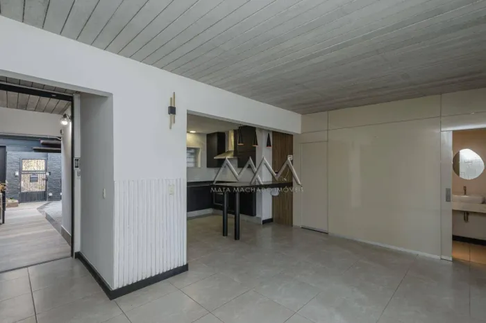 Casa à Venda ou Locação no Santa Lúcia | 4 Quartos - 200 m²