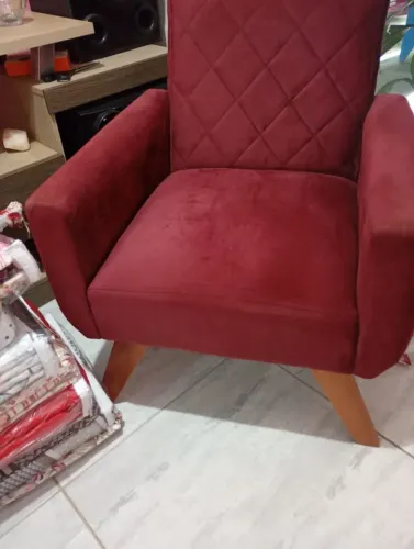 Poltrona e sofá de 2 lugares 800 reais os dois juntos