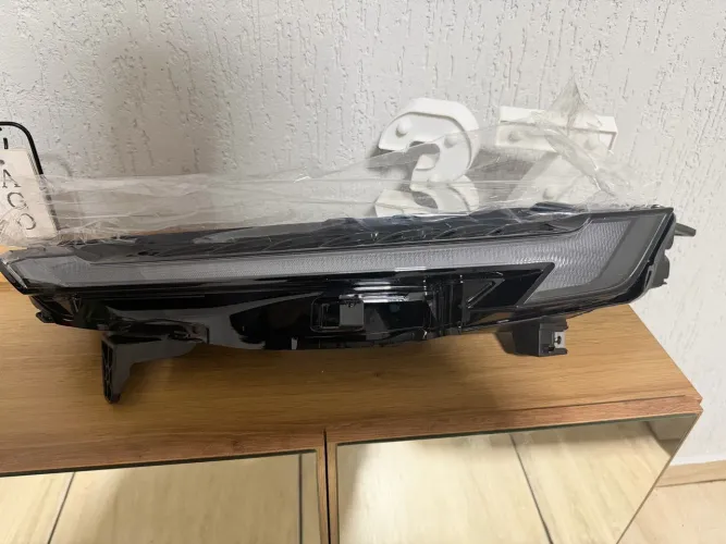 Farol Superior Direito Chery Omoda 5 Hev 2025 a 2026