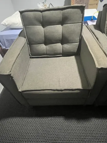 Poltrona/ Cadeira com braço