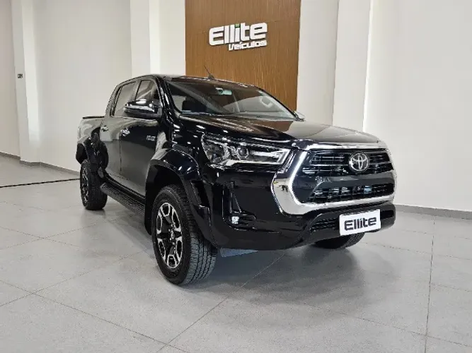 Toyota Hilux CD SRX Plus 4X4 2.8 TDI Die. Aut. 2024
