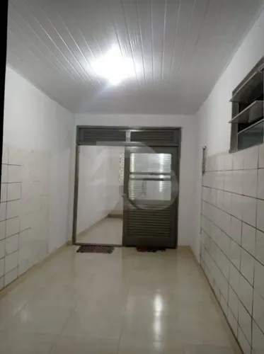 Imóvel à Venda no Bairro Industrial de 4/4 com Quintal e Área de Serviço
