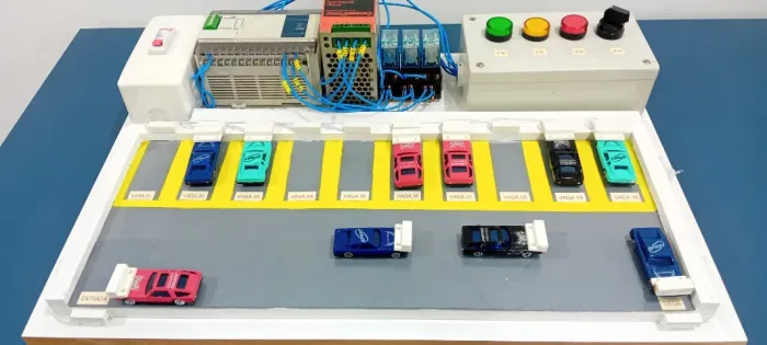 Kit didático de simulação de estacionamento com CLP- ÚLTIMA UNIDADE