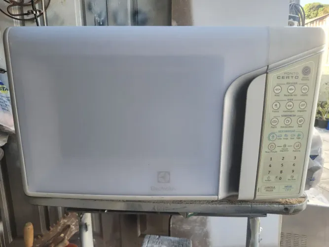 Microondas Eletrolux 31 litros
