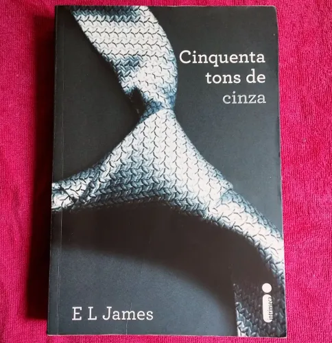 Livro Cinquenta Tons de Cinza