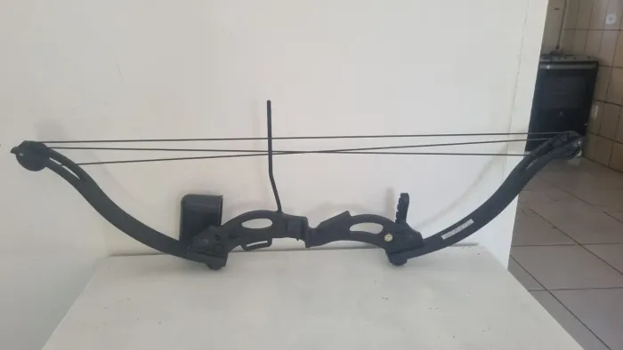 Arco Composto Ek Archery Kirupira CO-013B 15-20 Libras