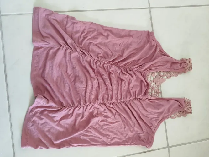 Vendo Blusa de malha de algodão com renda
