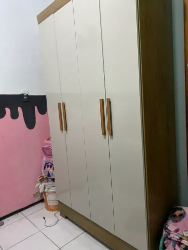 Guarda roupa 4 portas