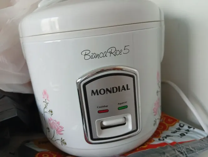 Panela de arroz elétrica