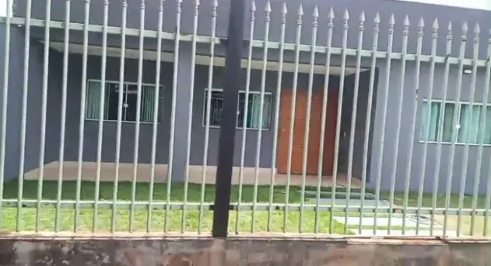Uma grade de 13:32 metros
